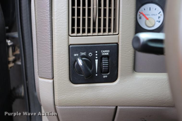 image for item DK9546 2004 Dodge Ram 2500 SLT Quad Cab pickup truck