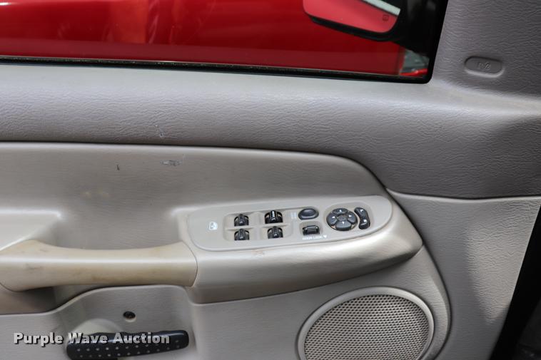 image for item DK9546 2004 Dodge Ram 2500 SLT Quad Cab pickup truck