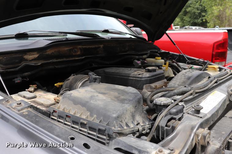 image for item DK9546 2004 Dodge Ram 2500 SLT Quad Cab pickup truck