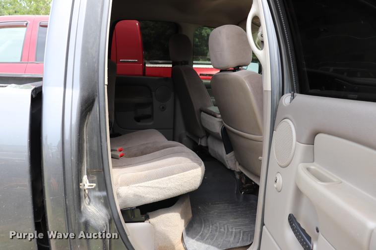 image for item DK9546 2004 Dodge Ram 2500 SLT Quad Cab pickup truck