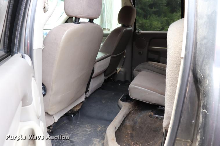 image for item DK9546 2004 Dodge Ram 2500 SLT Quad Cab pickup truck