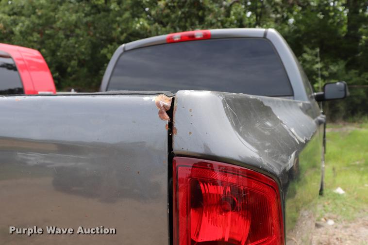 image for item DK9546 2004 Dodge Ram 2500 SLT Quad Cab pickup truck