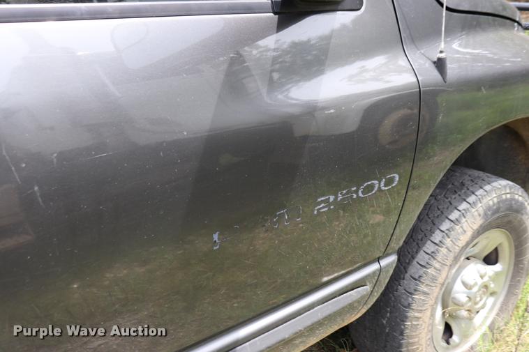 image for item DK9546 2004 Dodge Ram 2500 SLT Quad Cab pickup truck
