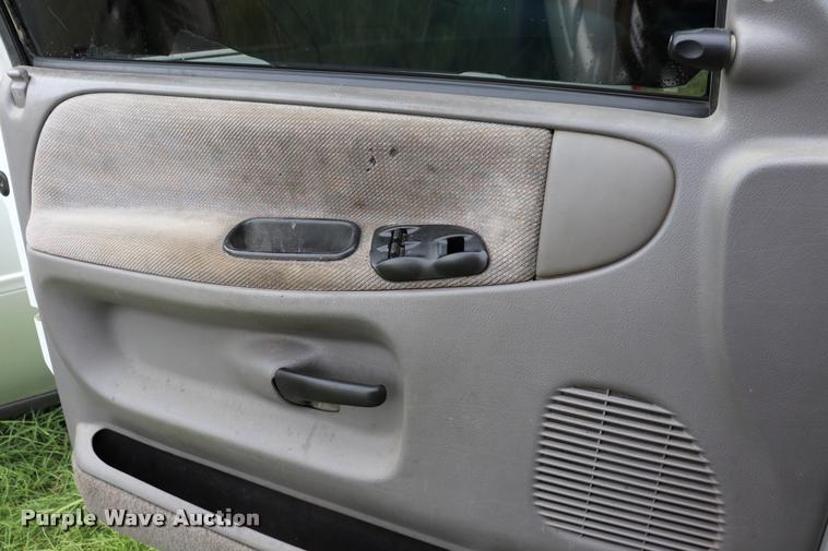 image for item DK9547 1995 Dodge Ram 2500 pickup truck