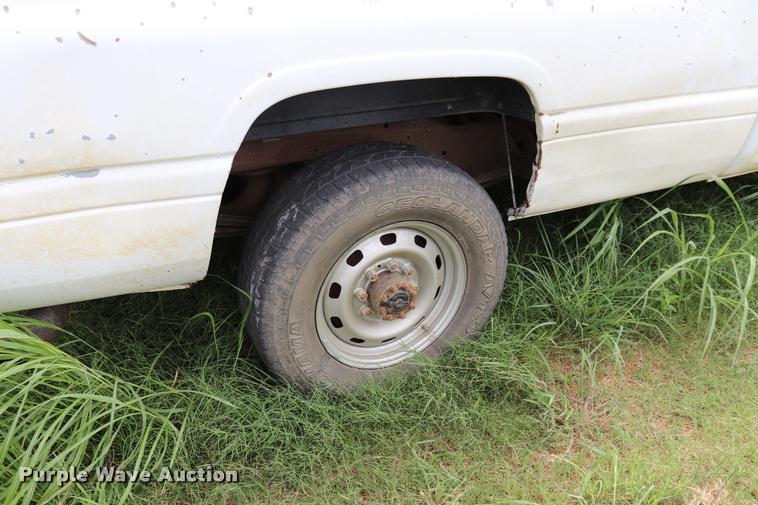 image for item DK9547 1995 Dodge Ram 2500 pickup truck