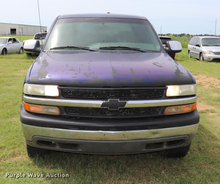 image for item DK9548 2001 Chevrolet Silverado 1500 Z71 Ext. Cab pickup truck