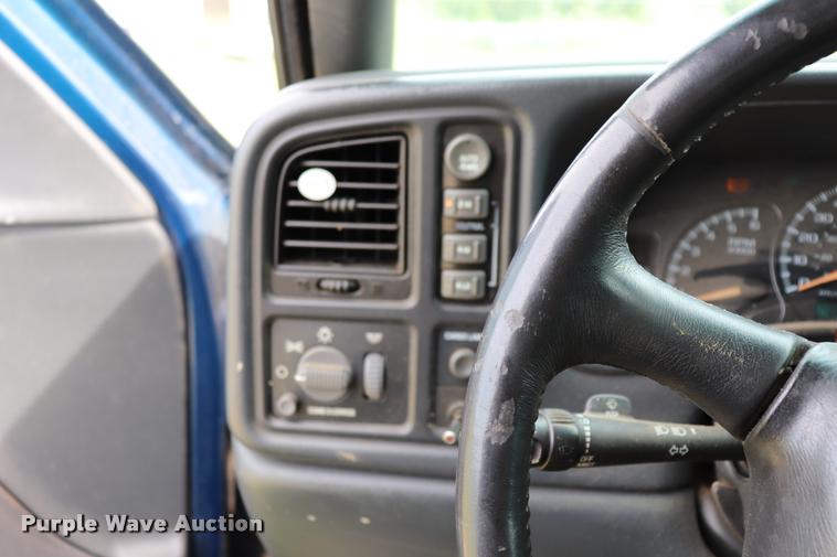 image for item DK9548 2001 Chevrolet Silverado 1500 Z71 Ext. Cab pickup truck