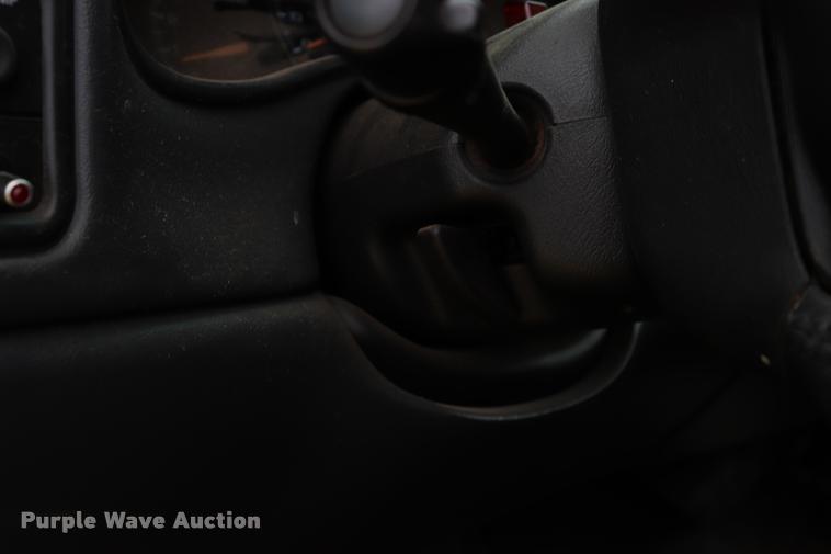 image for item DK9548 2001 Chevrolet Silverado 1500 Z71 Ext. Cab pickup truck