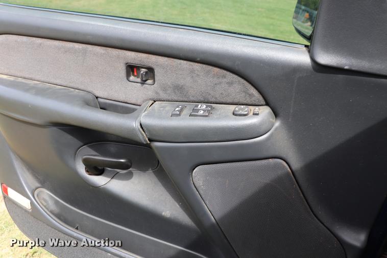 image for item DK9548 2001 Chevrolet Silverado 1500 Z71 Ext. Cab pickup truck