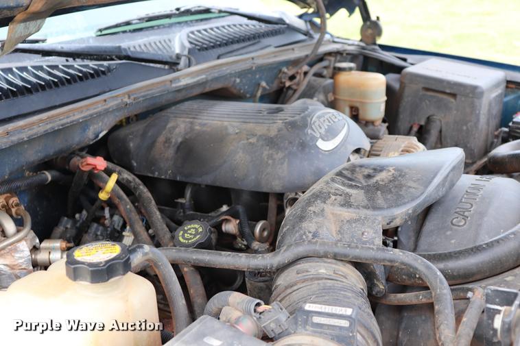 image for item DK9548 2001 Chevrolet Silverado 1500 Z71 Ext. Cab pickup truck