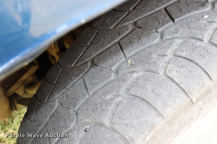 image for item DK9548 2001 Chevrolet Silverado 1500 Z71 Ext. Cab pickup truck