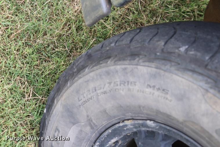 image for item DK9548 2001 Chevrolet Silverado 1500 Z71 Ext. Cab pickup truck