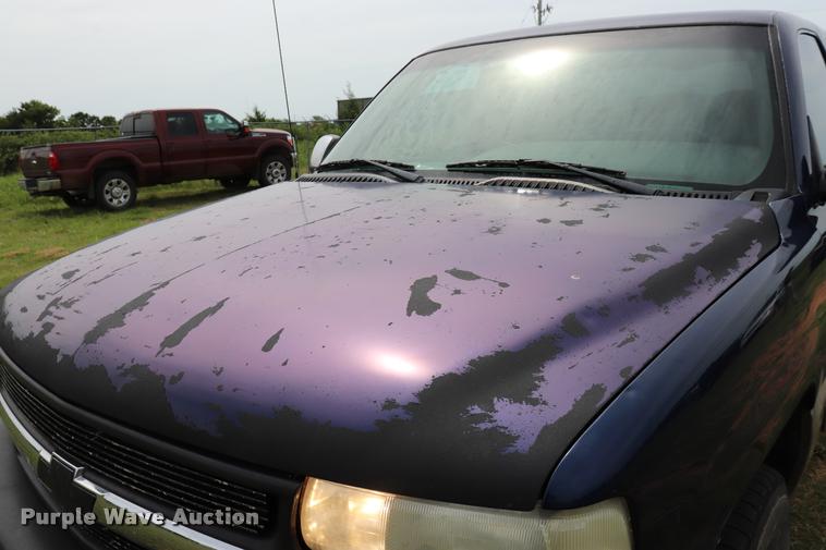 image for item DK9548 2001 Chevrolet Silverado 1500 Z71 Ext. Cab pickup truck