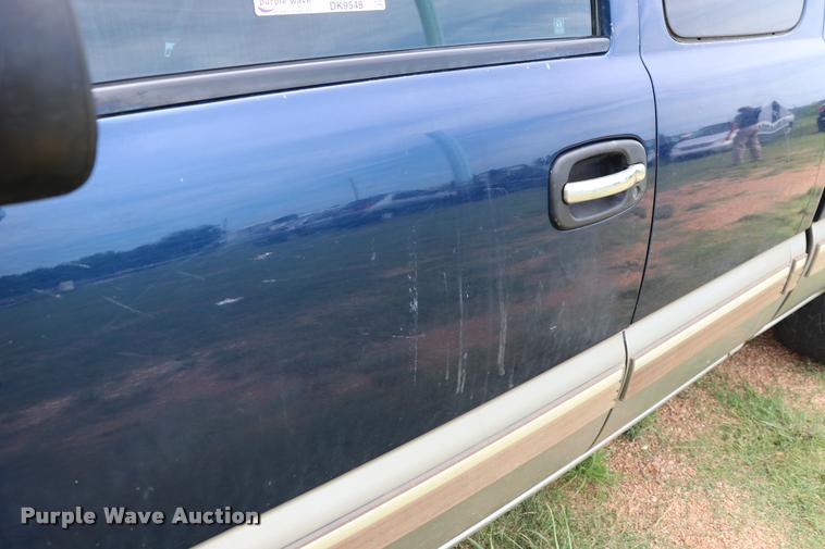 image for item DK9548 2001 Chevrolet Silverado 1500 Z71 Ext. Cab pickup truck