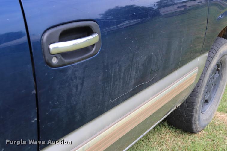 image for item DK9548 2001 Chevrolet Silverado 1500 Z71 Ext. Cab pickup truck