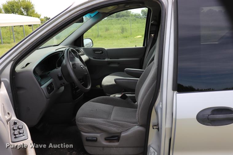 image for item DK9549 2002 Ford Windstar LX van