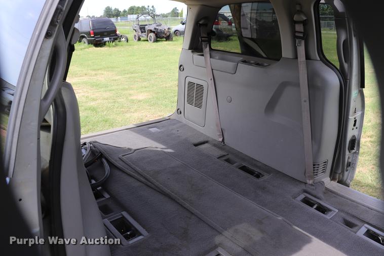 image for item DK9549 2002 Ford Windstar LX van