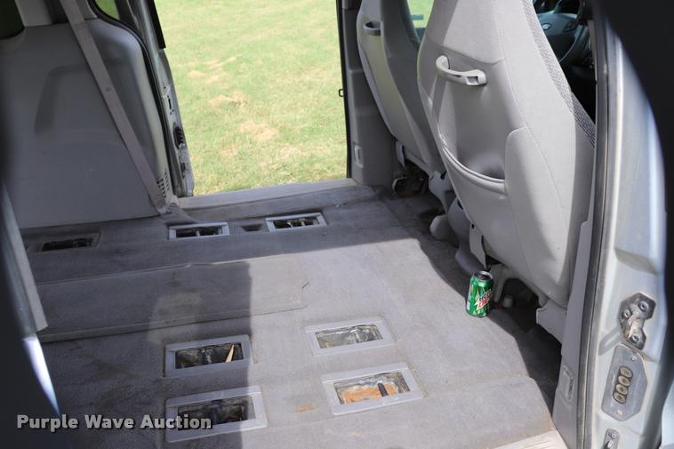 image for item DK9549 2002 Ford Windstar LX van