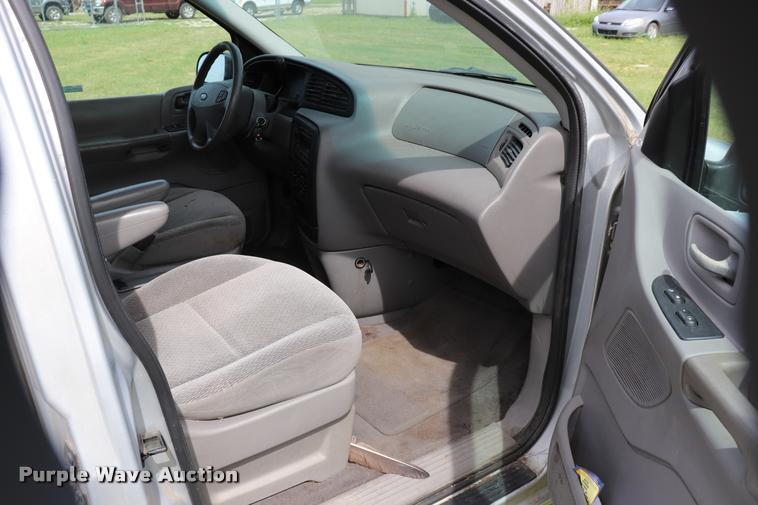 image for item DK9549 2002 Ford Windstar LX van