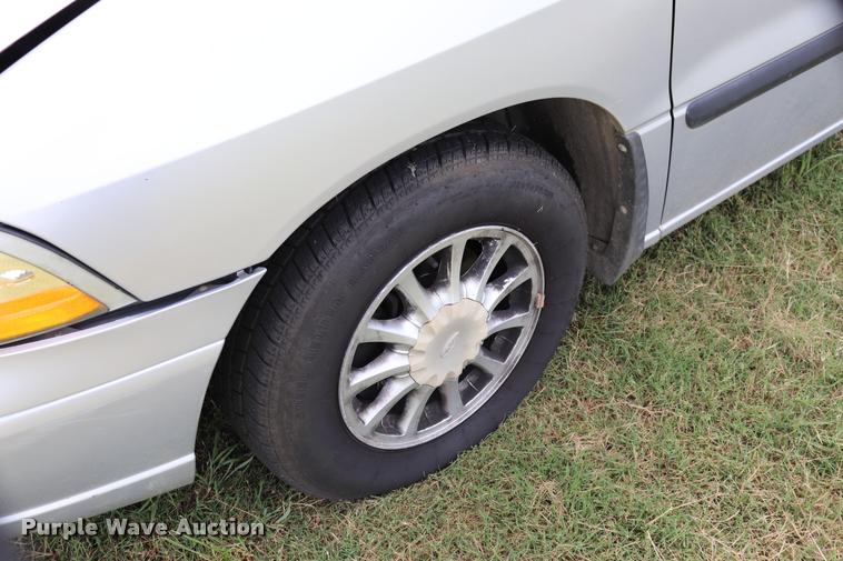 image for item DK9549 2002 Ford Windstar LX van