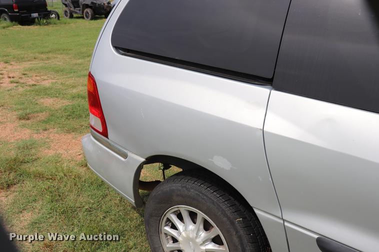 image for item DK9549 2002 Ford Windstar LX van