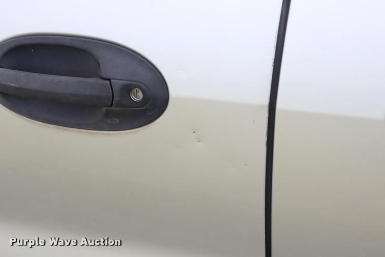 image for item DK9549 2002 Ford Windstar LX van