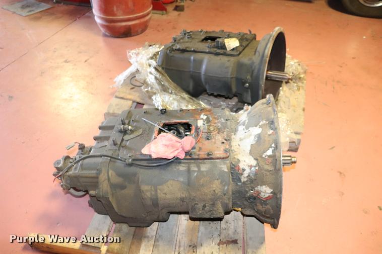 image for item DK9551 (2) Eaton Fuller transmissions