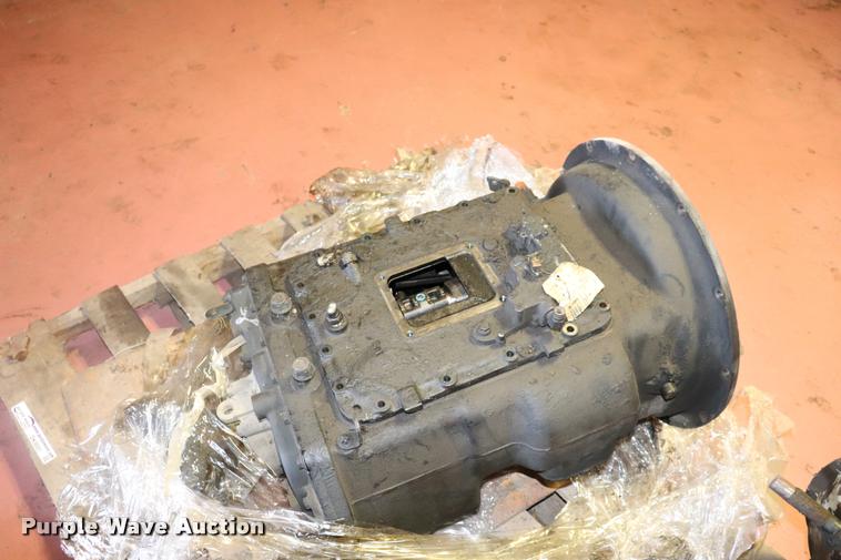 image for item DK9551 (2) Eaton Fuller transmissions