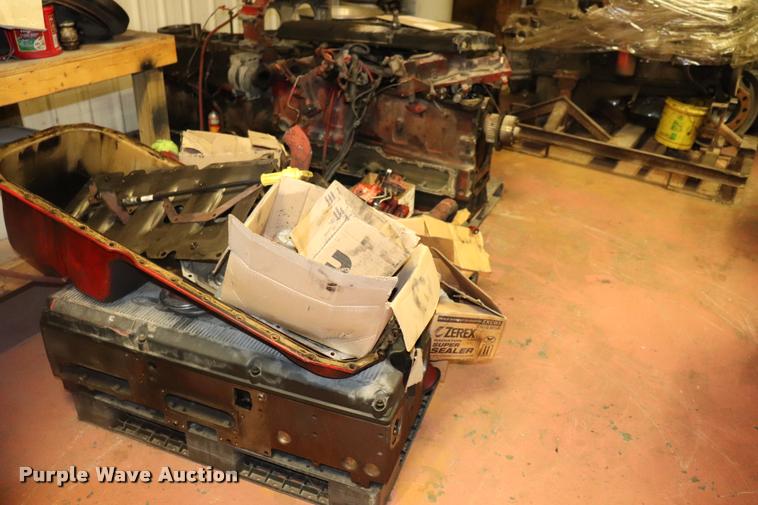 image for item DK9552 (3) six cylinder diesel engines