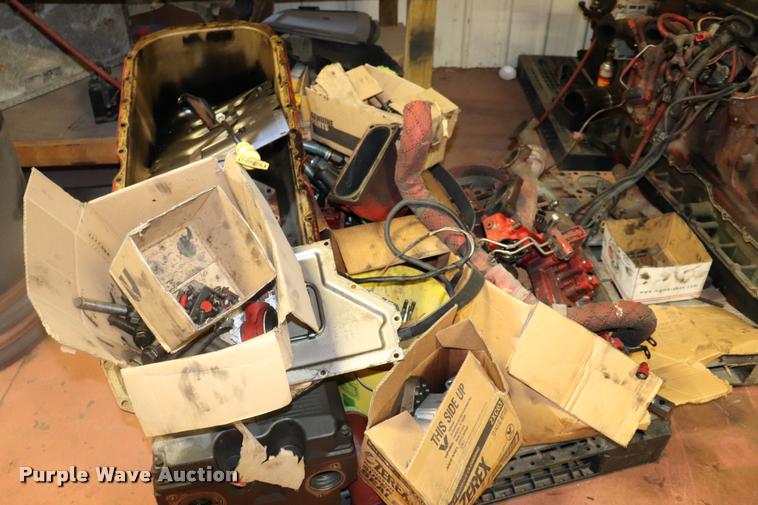 image for item DK9552 (3) six cylinder diesel engines