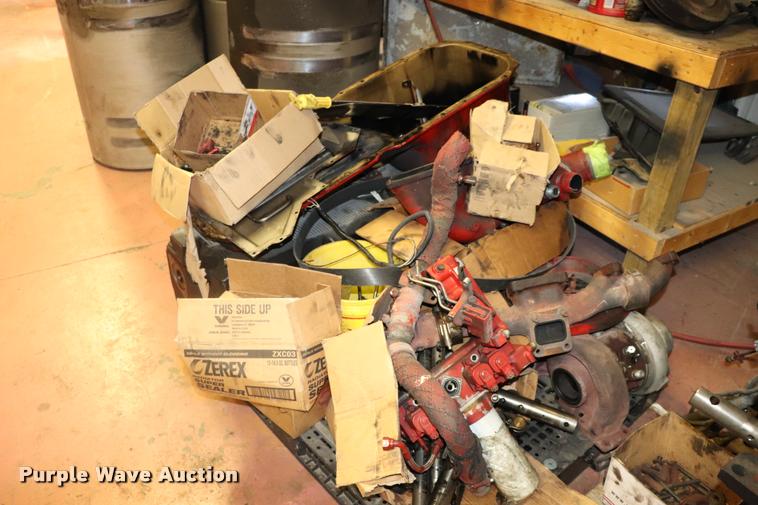 image for item DK9552 (3) six cylinder diesel engines