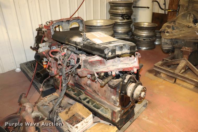 image for item DK9552 (3) six cylinder diesel engines