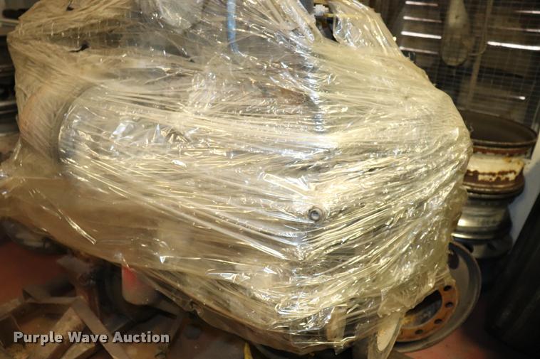 image for item DK9552 (3) six cylinder diesel engines