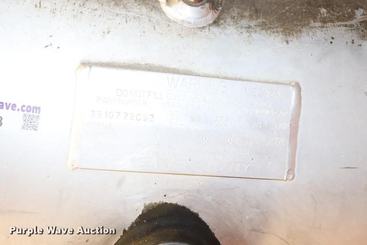 image for item DK9553 2002 International 9400 fuel tank