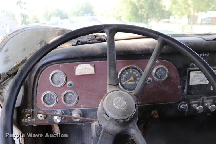 image for item DK9559 1976 International 1600 dump truck