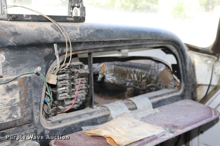 image for item DK9559 1976 International 1600 dump truck