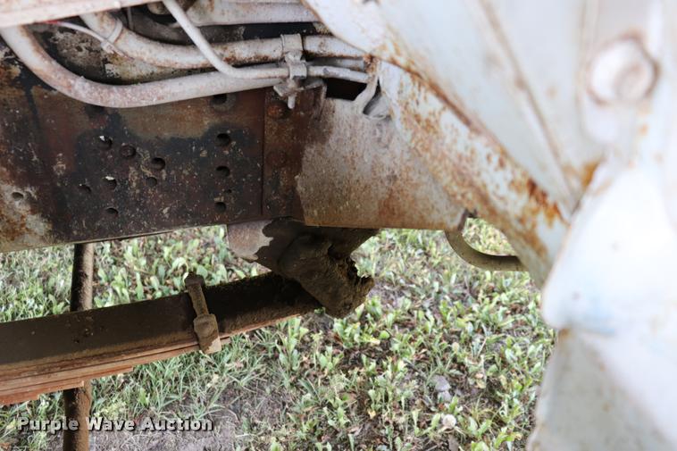 image for item DK9559 1976 International 1600 dump truck