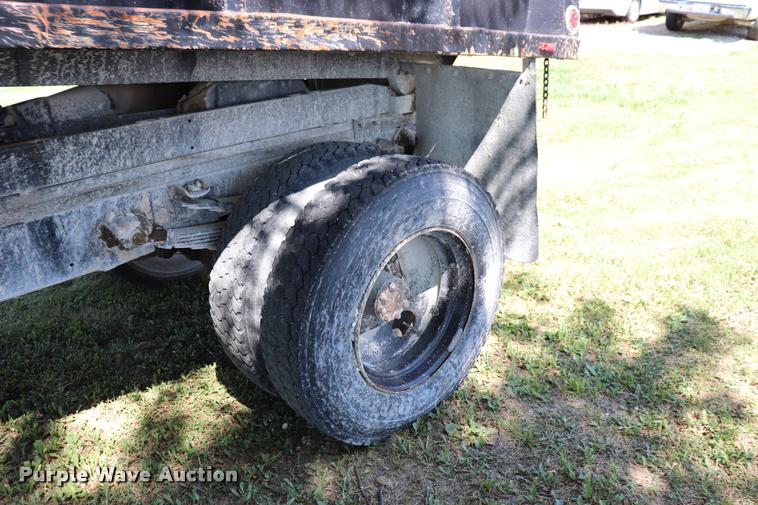 image for item DK9559 1976 International 1600 dump truck
