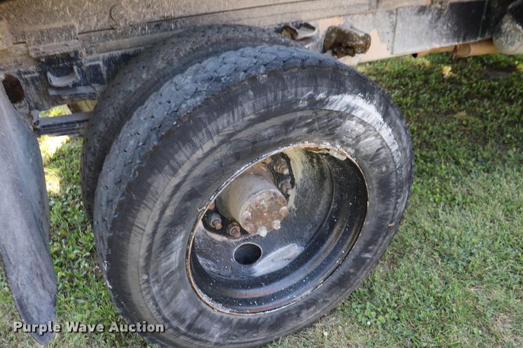 image for item DK9559 1976 International 1600 dump truck