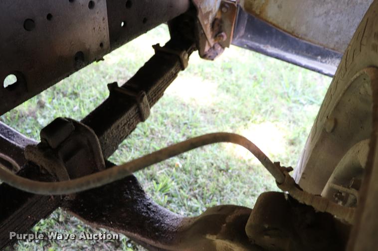 image for item DK9559 1976 International 1600 dump truck