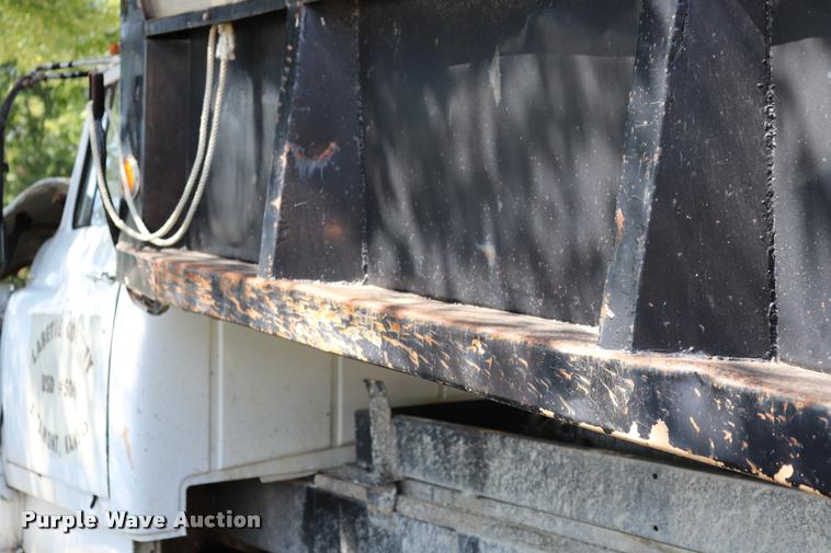 image for item DK9559 1976 International 1600 dump truck