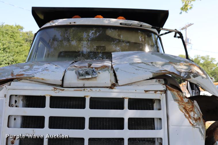 image for item DK9559 1976 International 1600 dump truck