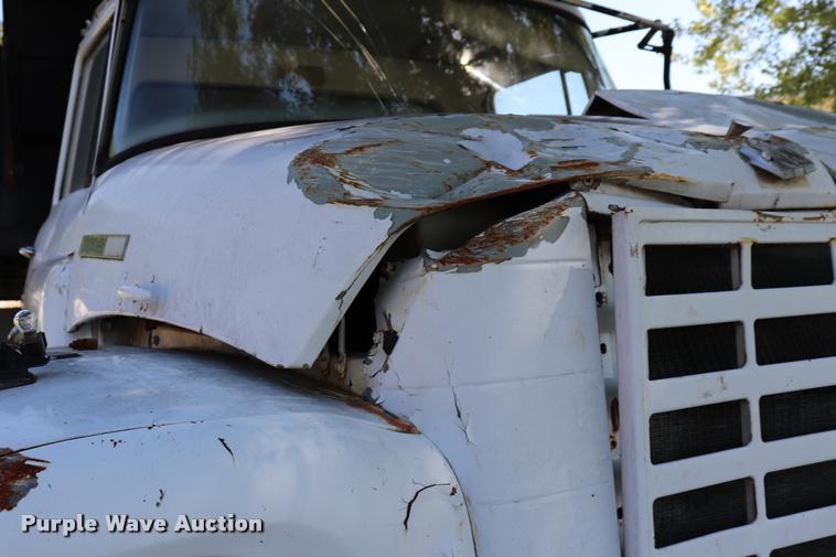 image for item DK9559 1976 International 1600 dump truck
