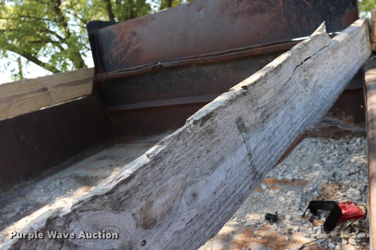 image for item DK9559 1976 International 1600 dump truck