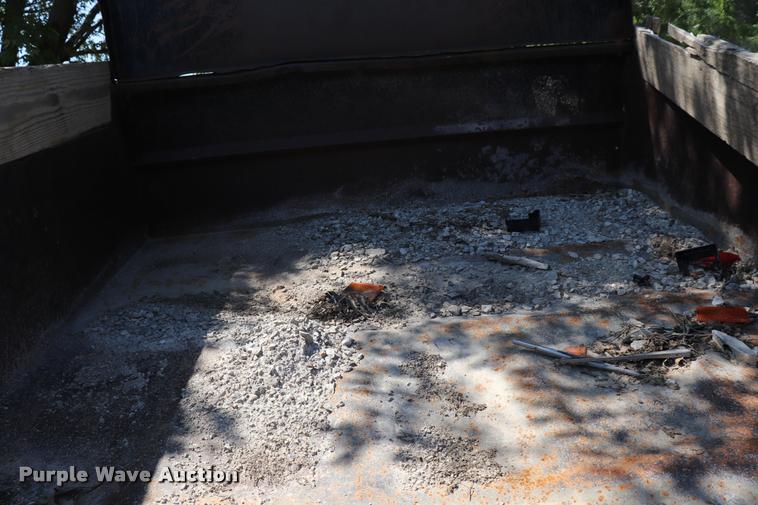 image for item DK9559 1976 International 1600 dump truck