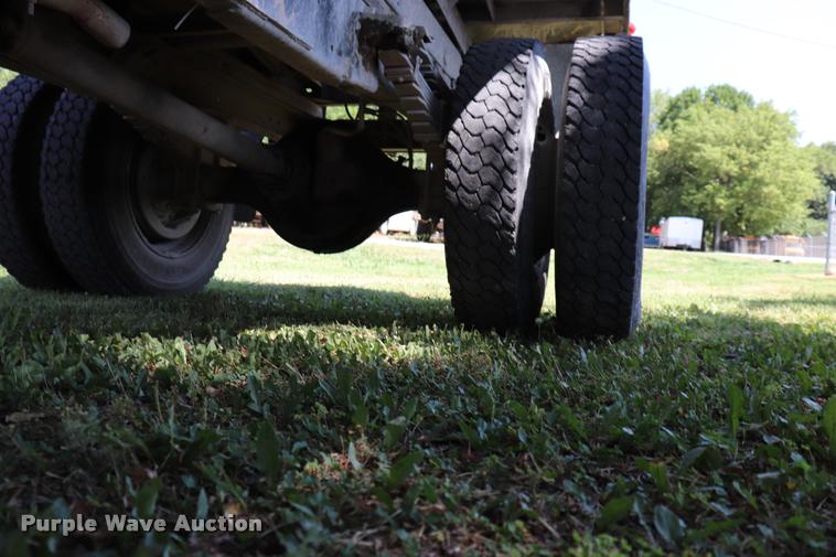 image for item DK9559 1976 International 1600 dump truck