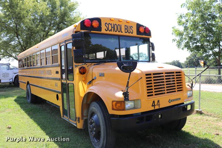 image for item DK9560 1998 International 3800 school bus