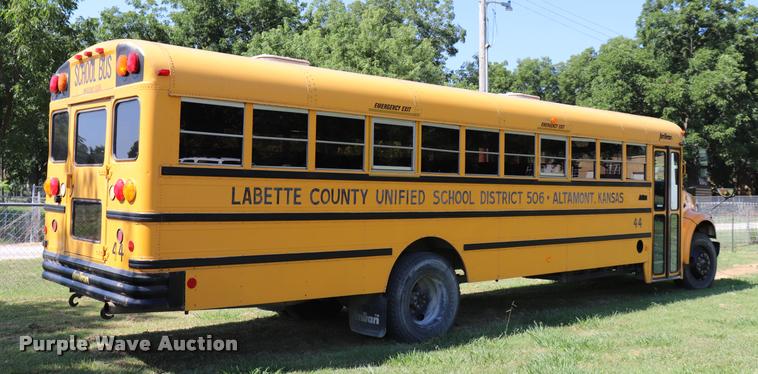 image for item DK9560 1998 International 3800 school bus