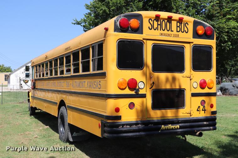 image for item DK9560 1998 International 3800 school bus
