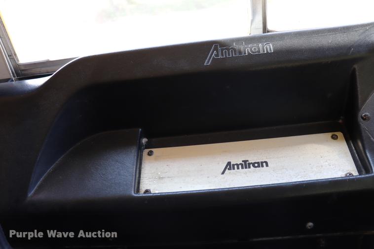 image for item DK9560 1998 International 3800 school bus